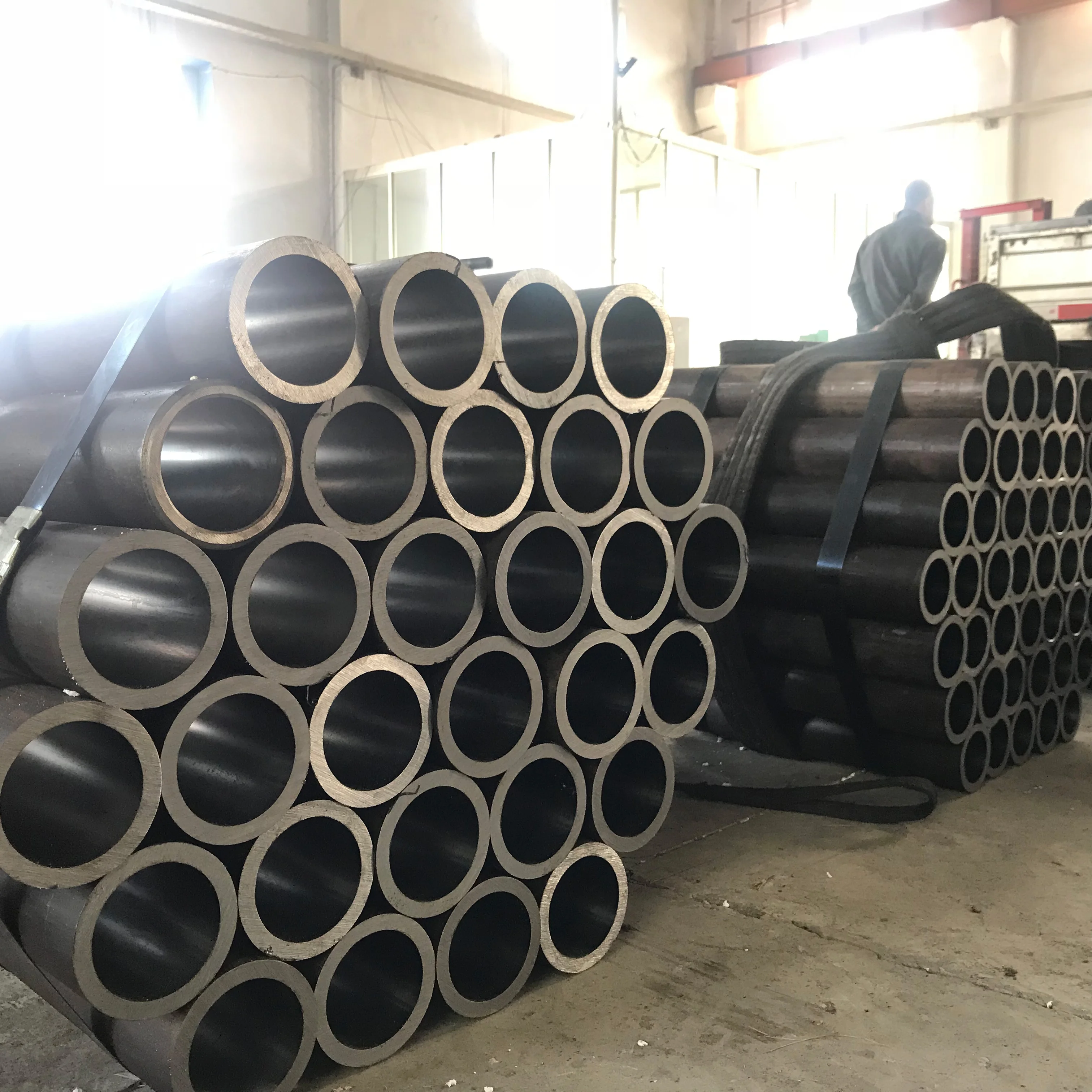 
High quality skived and roller burnished ck45 st52 e355 cold drawn roller pipe steel honed tube 