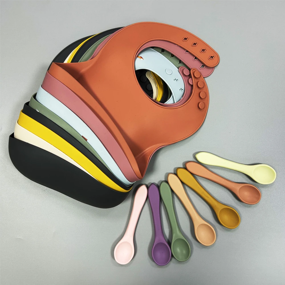 BPA Free Waterproof Silicone Baby Bib for Feeding baby