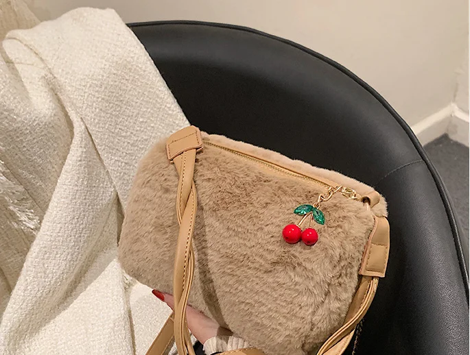 Women Solid Color Fur Bag Golden Chain Cherry Hemp flowers Underarm Bag 2021 Fashion Korea Style Soft Faux Fur Furry Handbags