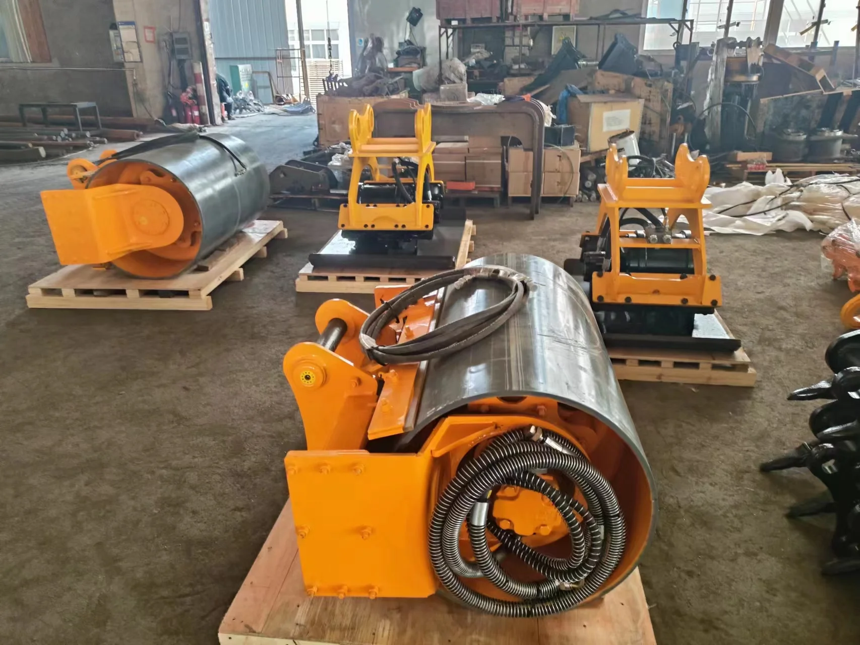 Excavator Attachments Hydraulic Drum Compactor Slope Road Roller Compactor