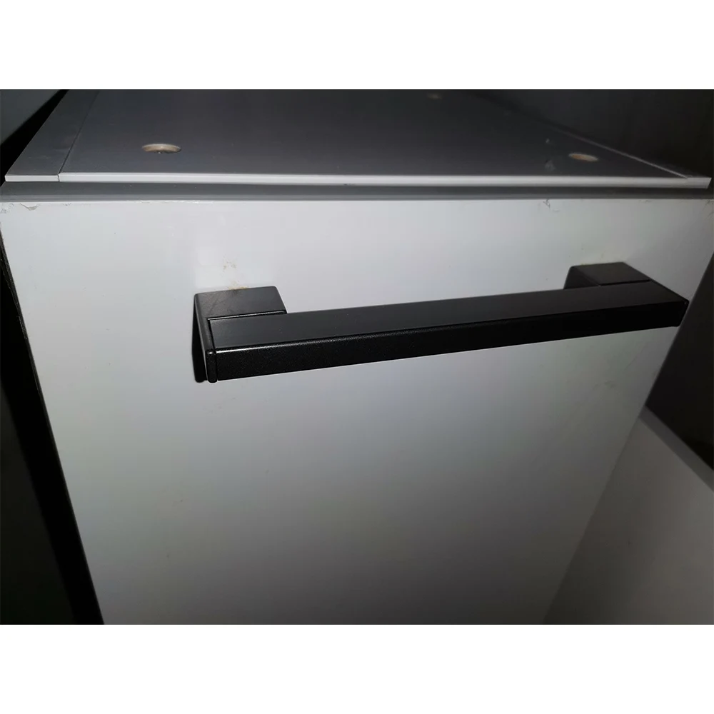 Solid Wood Kitchen Cabinets with Plywood Carcass American Standard Kitchen Cabinet for Wholesale and Projects