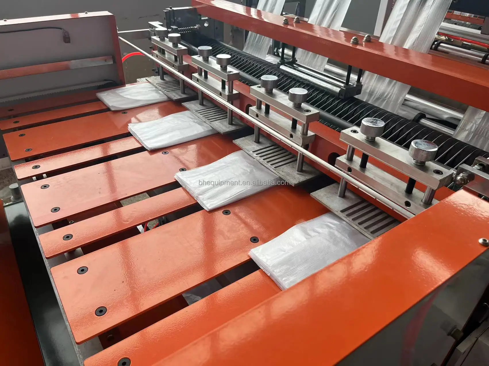 China Professional Manufacturer High Speed 6 Lines Supermarket T-Shirt Shopping Bag Poly HDPE PE Plastic Bag Making Machine