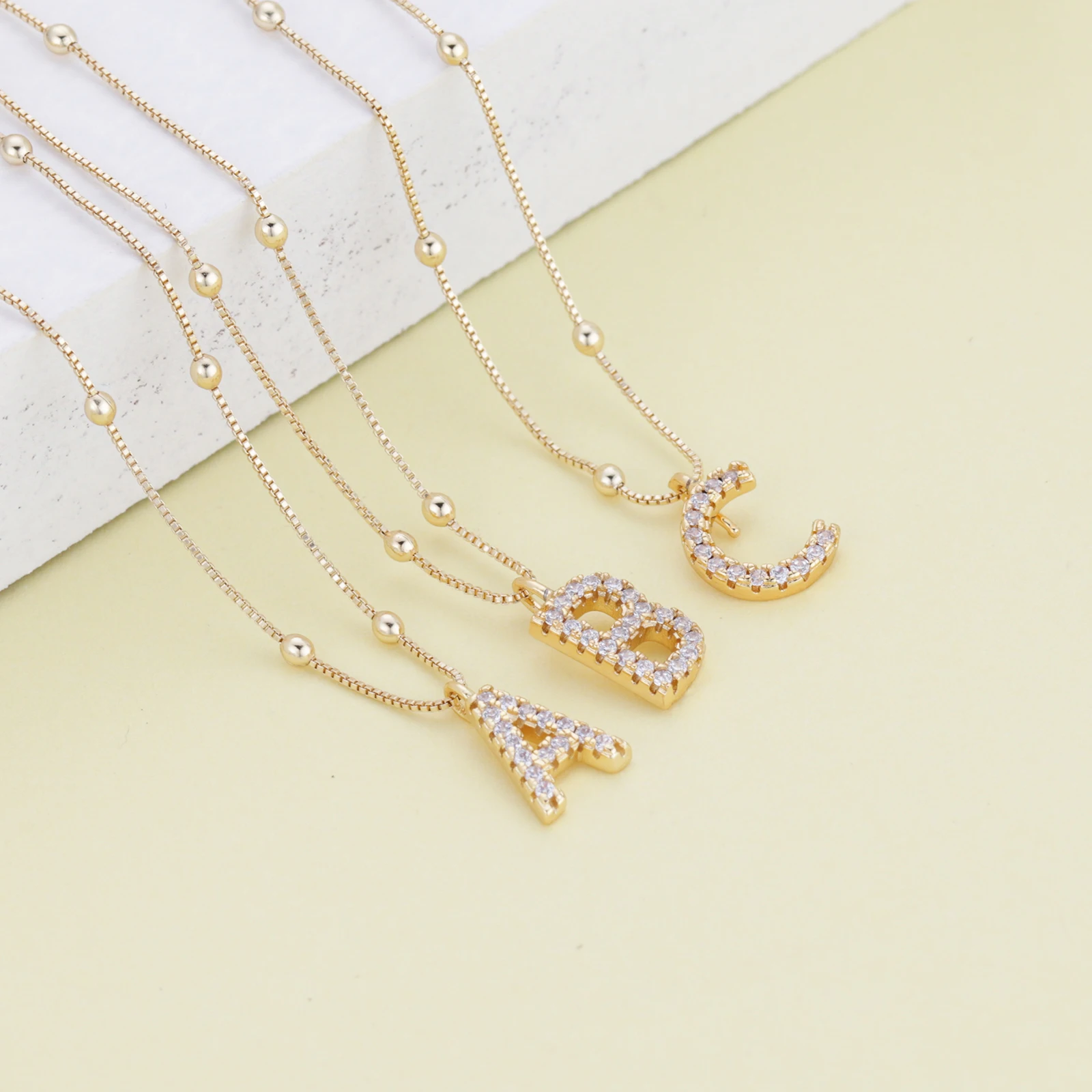 
Wholesale Bling Women Jewelry Copper Custom DIY Gold Plated Charm Zircon Pendant Alphabet Letter Initial Necklace 