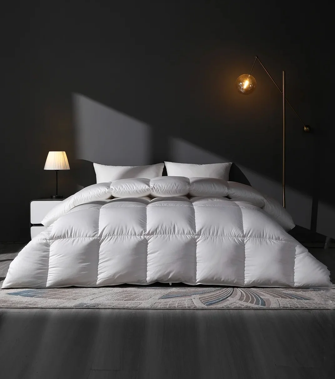 high end down quilt  White Goose Home Bedding Comforter Duvet