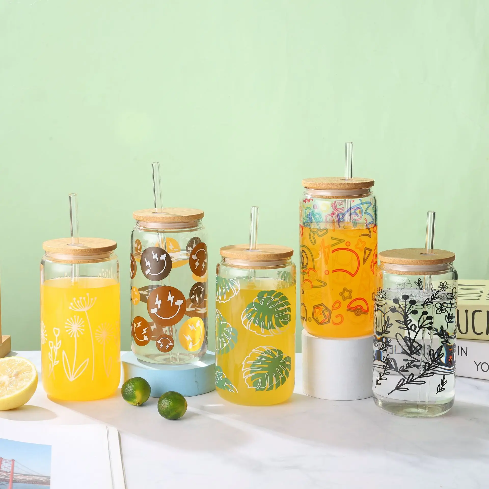 Manufacturer Custom Wholesale 16oz 500ml Can Borosilicate Glass Cup With Bamboo Lid And Straw