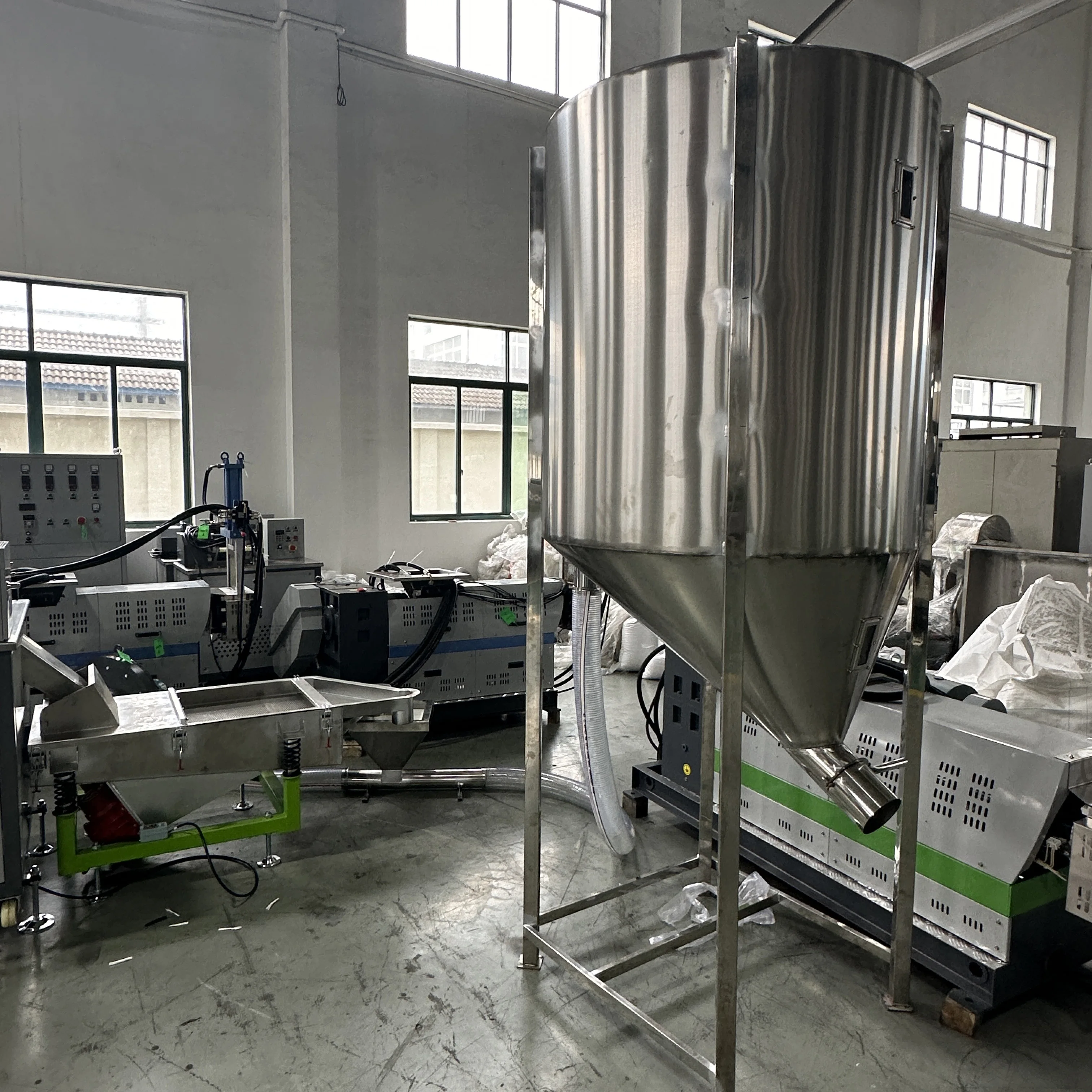 Grinding PP PE hard plastic recycling pelletizing line waste plastic scraps granualting machine plastic pelletiizier
