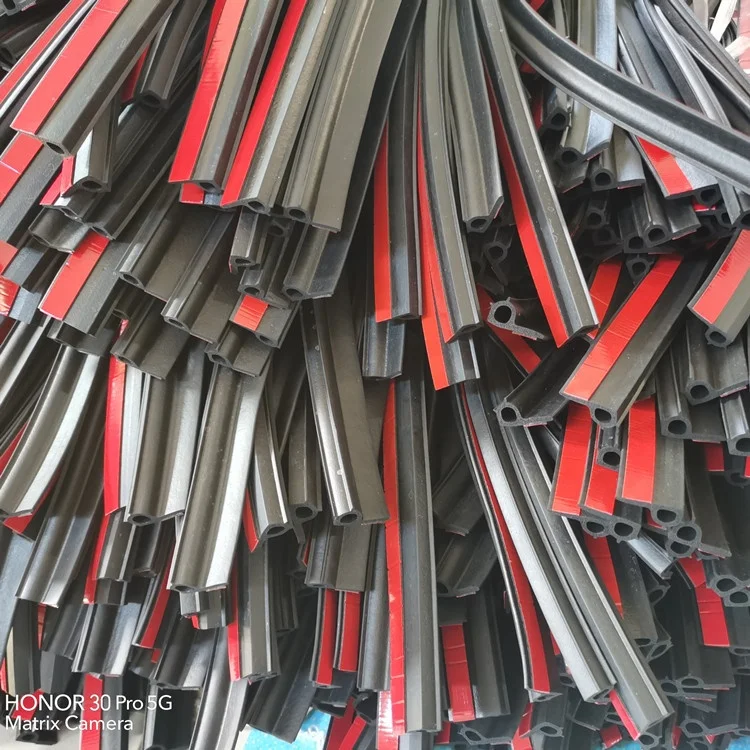 2022P type car shockproof strip EPDM rubber sealing strip pickup truck rear door anti-collision sealing strip