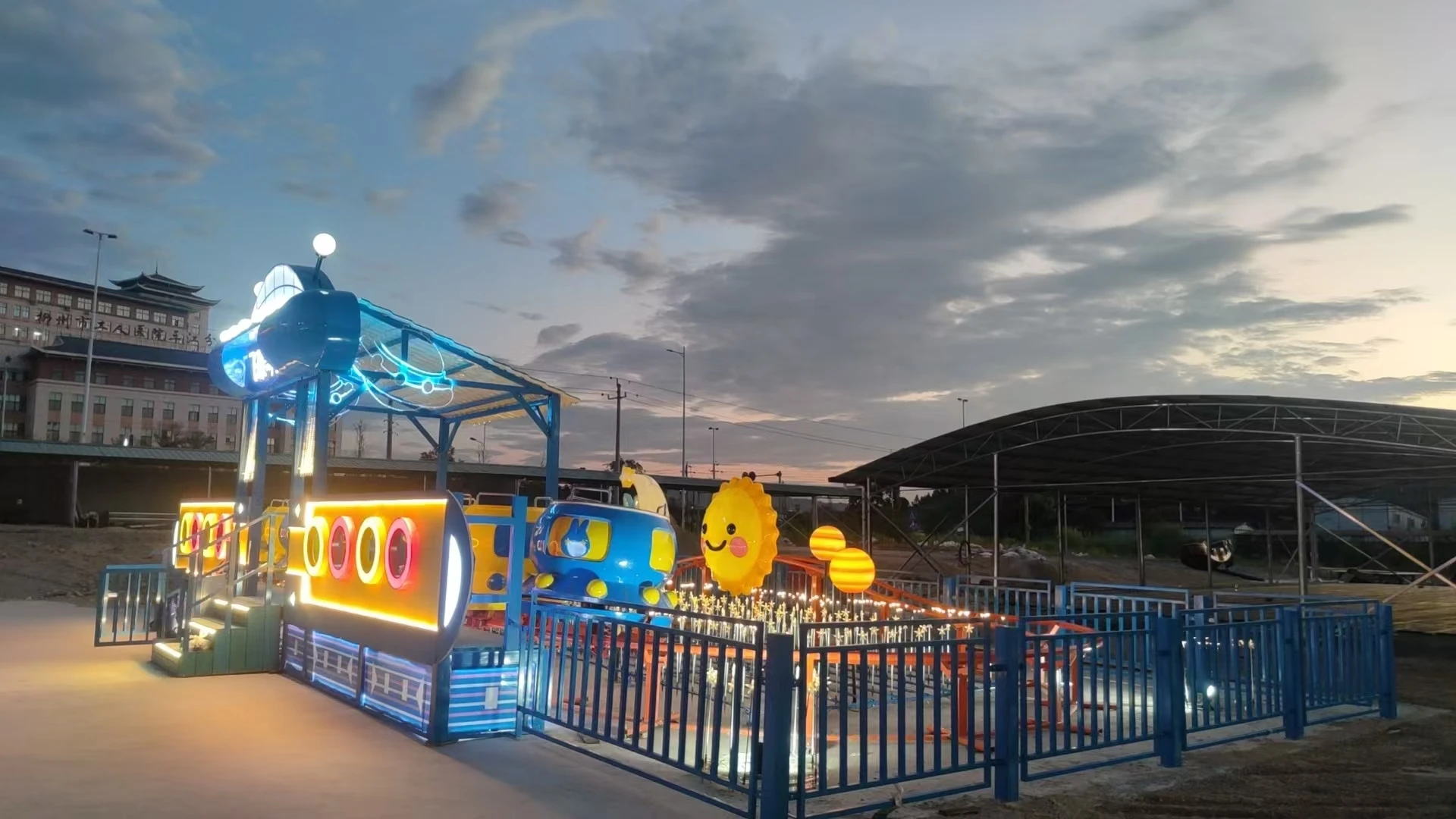 Mini Adventure Park Roller Coaster Attractive Amusement Rides for Theme Parks Luna Carnivals Fairs Playgrounds