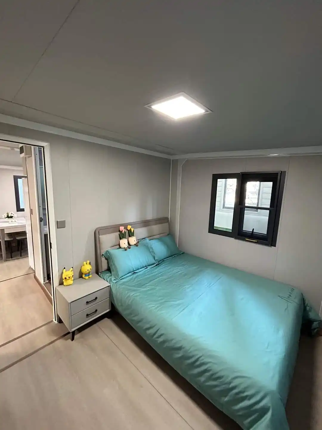 Luxury Expandable 40ft Container House 2 Bedroom 1 Bathroom Prefabricated Modular Office Home Steel Sandwich Panel 20ft 40ft