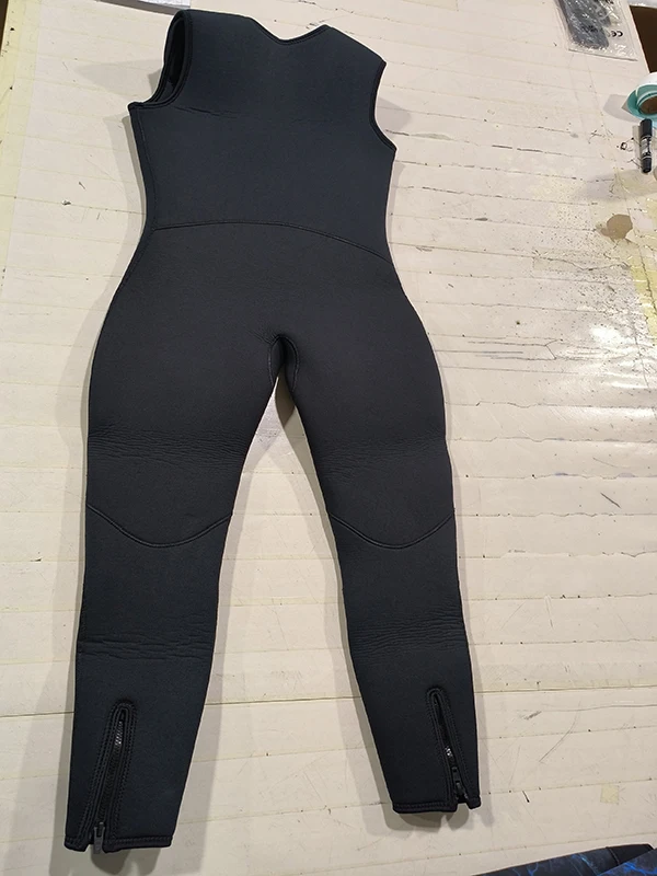 Hot selling 9MM thickness diving suit front zipper wetsuit and romper CR neoprene wetsuit soft and warm diving suit