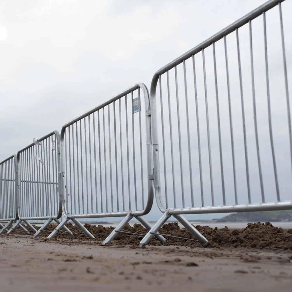 Portable Metal Temporary Fence Rust Resistant for Crowd Control Barriers for Rent and Sale
