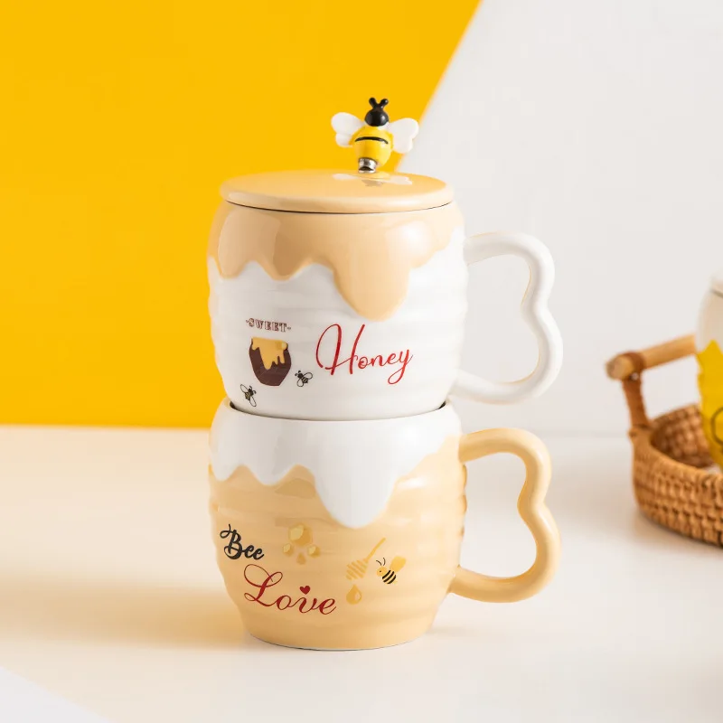UCHOME Funny shaped coffee mug in 3D bee shaped coffee mug ceramic bee mug in animal design for kids
