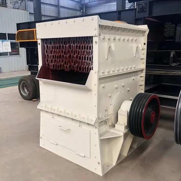 High quality new design low price  Integrited granite basalt  rock mobile box-type heavy hammer crusher