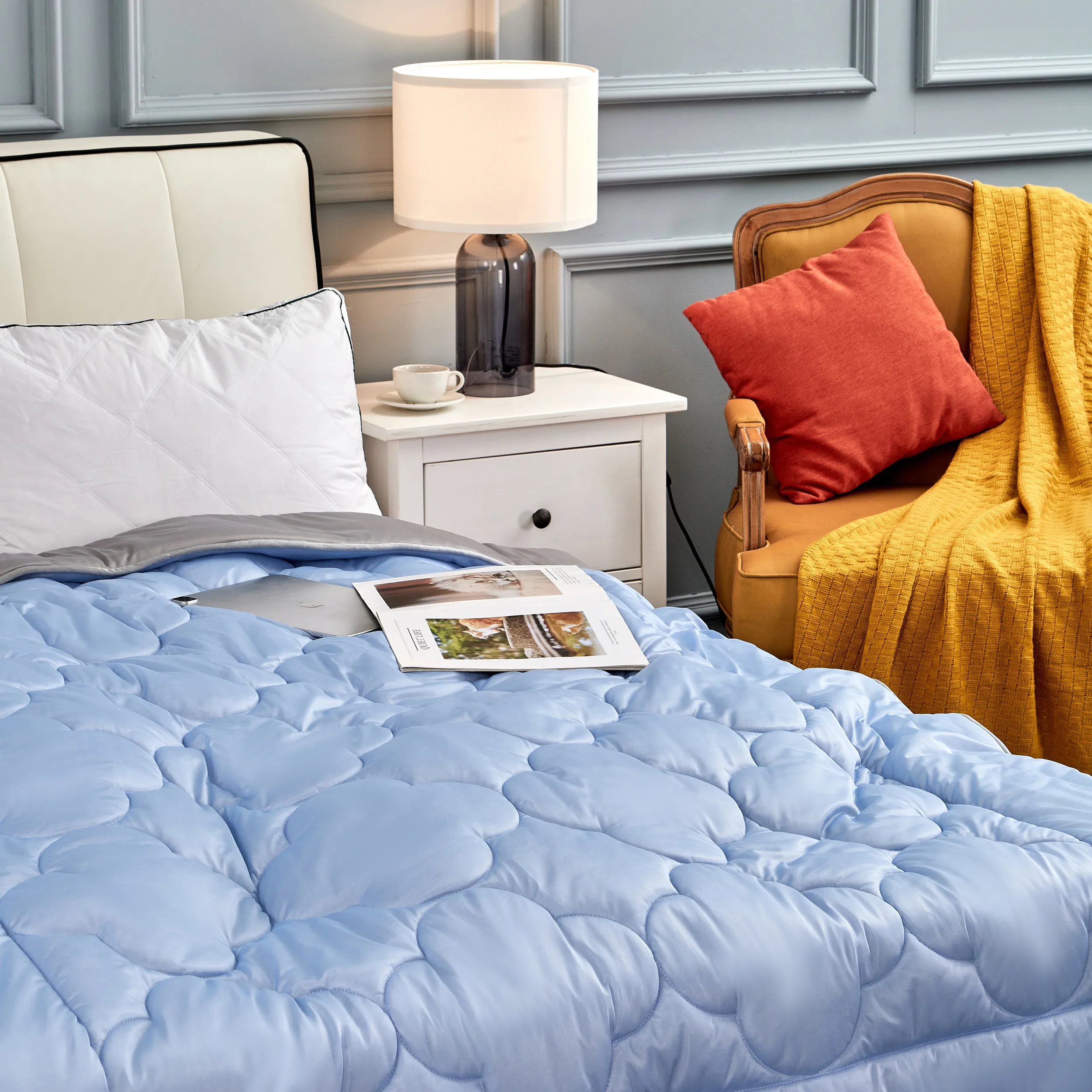 OEM King Size Winter Quilt Color and Pattern Quilted Cotton and Polyester Filled Blanket for Home Use Warm and for Summer