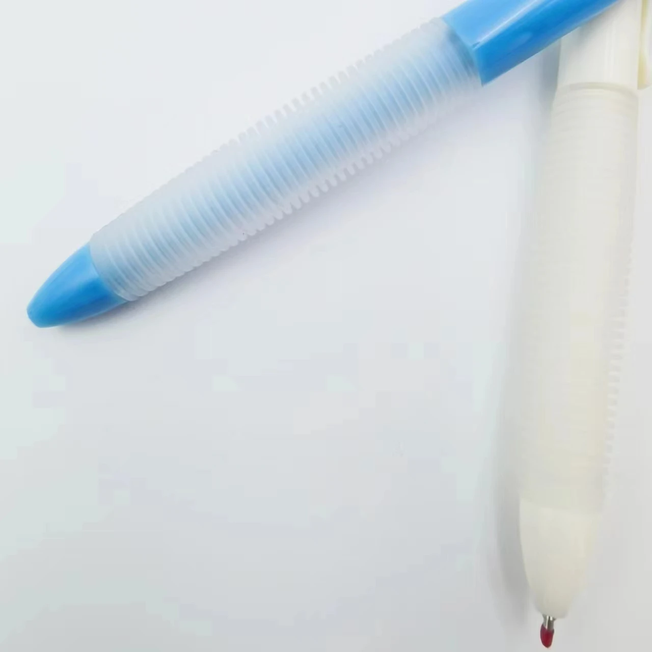 China Supplier Customized Solid Color Erasable Gel Ink Pen Comfortable Grip And Eraser Design For Work Study