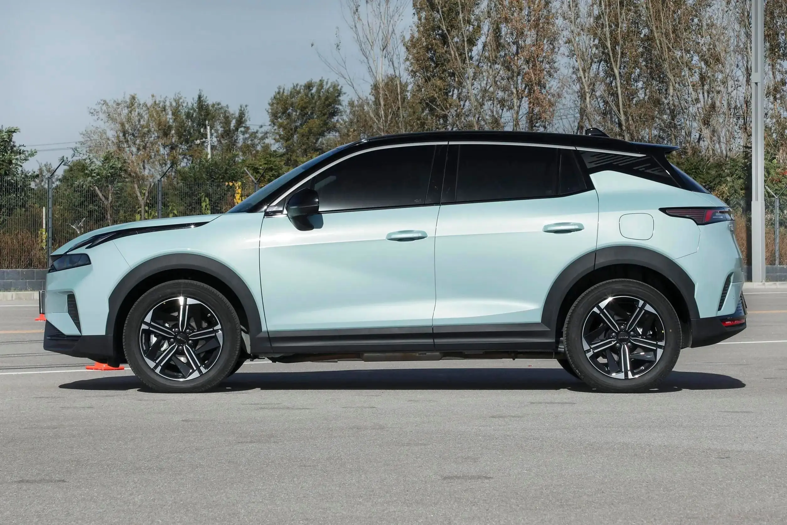 2024 LYNK & CO 06 EM-P 56-километровый профессиональный автомобиль новые автомобили электромобили заряд гибридный внедорожник LHD 4WD Awd Подержанный продажа в Китае