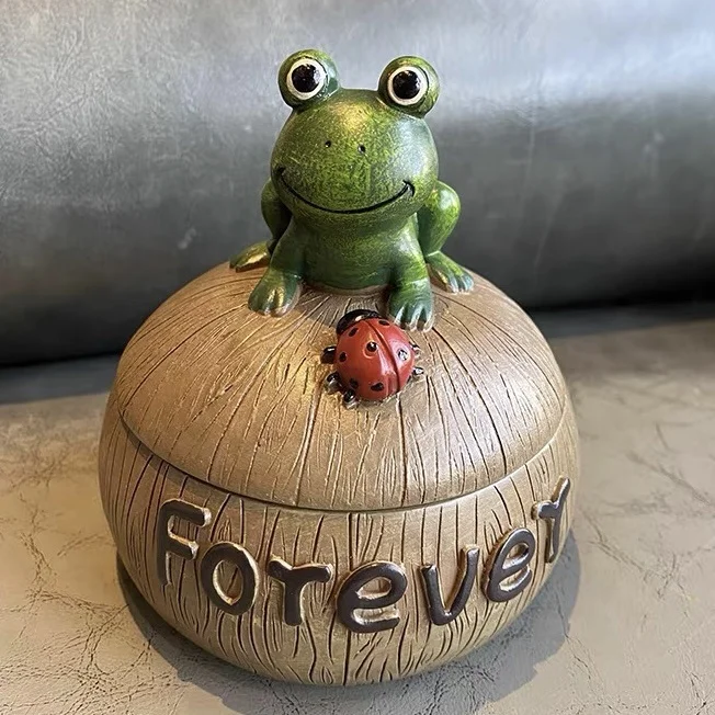 Creative ashtray with lid premium sense of niche cute personalized resin home living room office ashtray