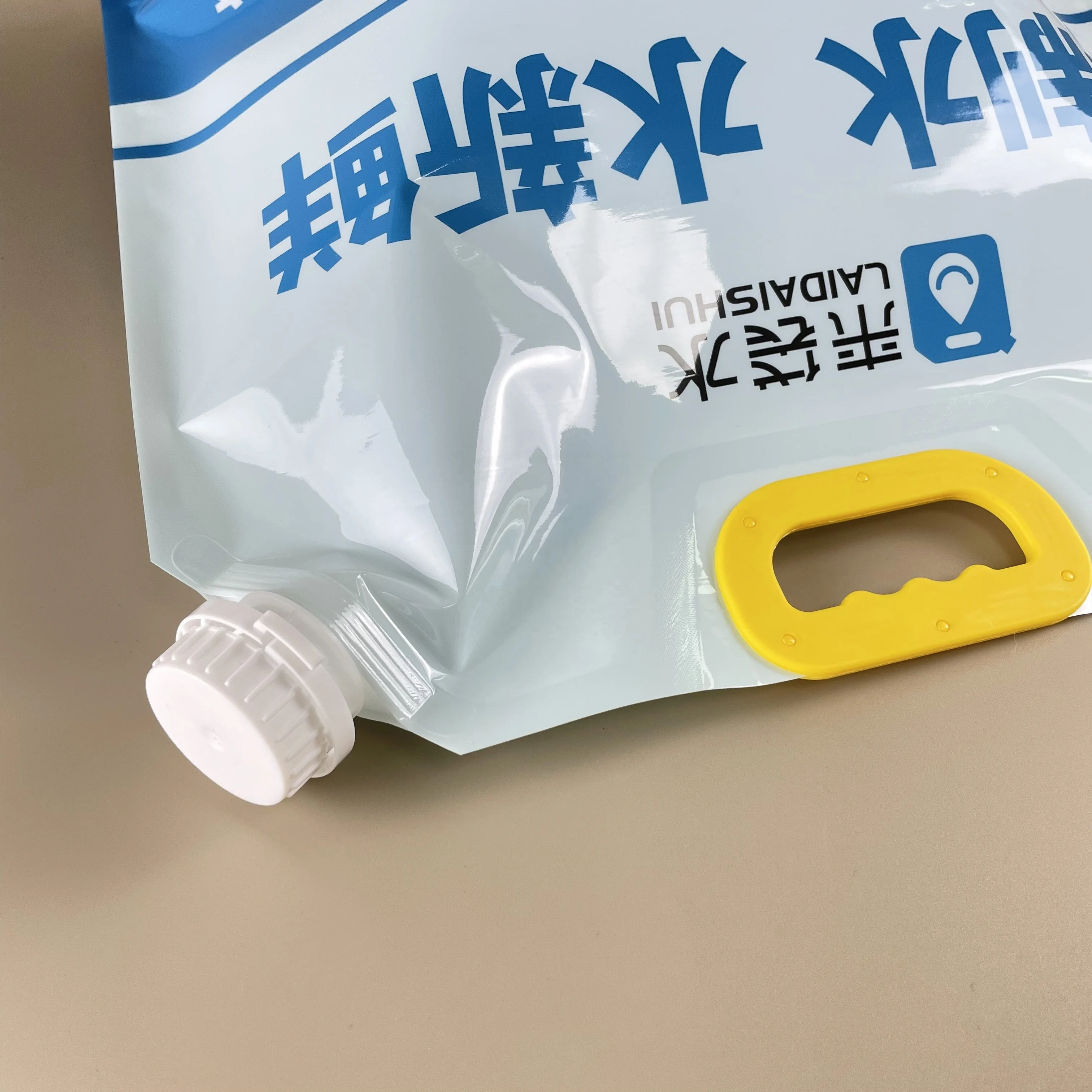 7.5L drinking water bag printing flexible portable beverage pouch with spout cap