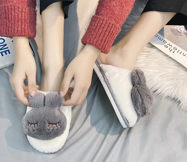 
hot selling fashionable soft cozy anti skid light weight cartoon animal design furry indoor Slippers For Women adults 