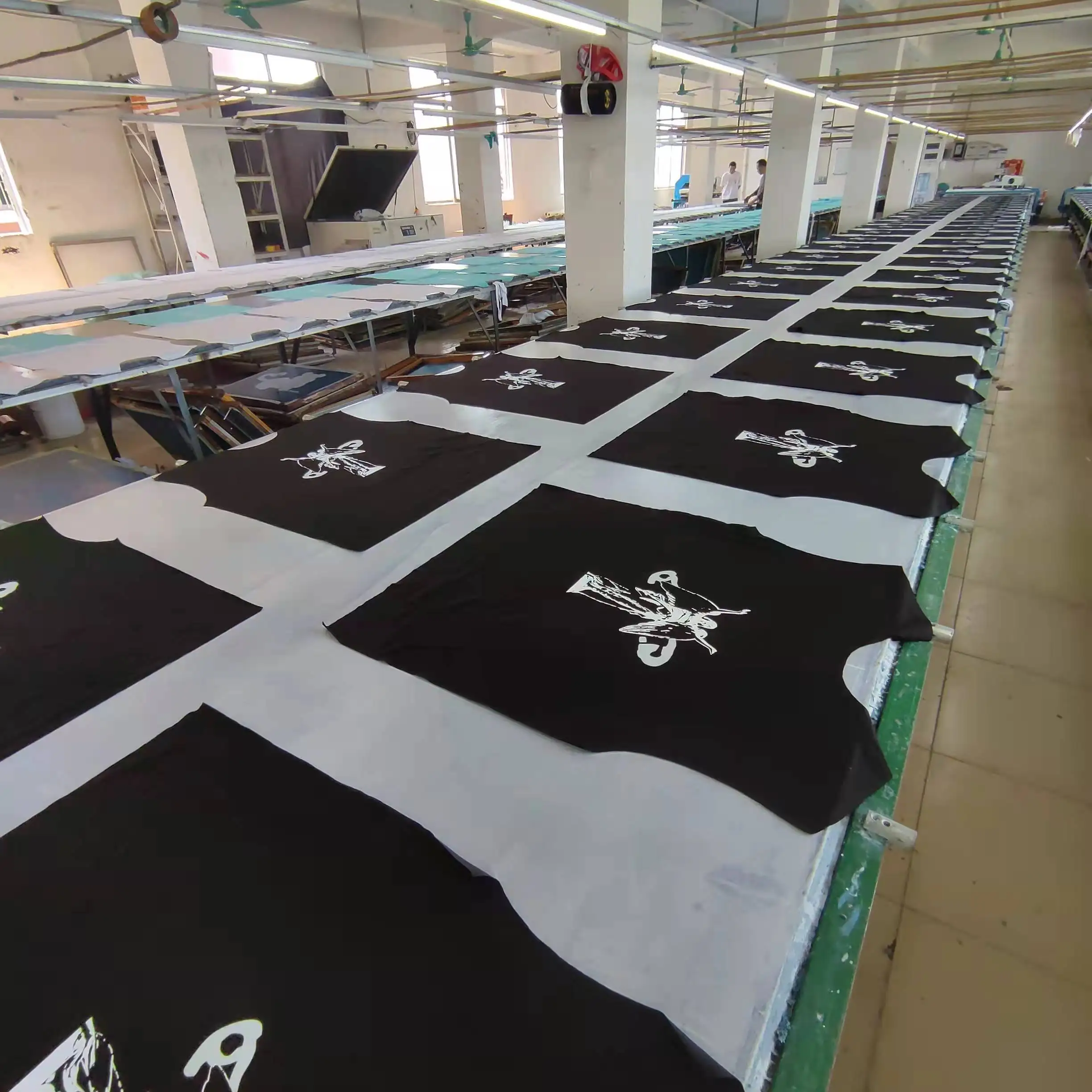 Custom Street Hip Hop full length Washed Waxed puff print stacked mens ripped denim jeans