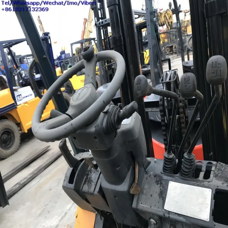 Cheap Price Used TOYOTA FD30 3 ton Forklift With 3 Stages Mast