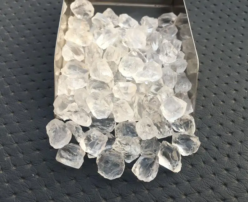 25 Pieces Natural Clear Quartz Gemstone Raw Top Quality Loose untreated Colorless Stone Rough Making Jewelry