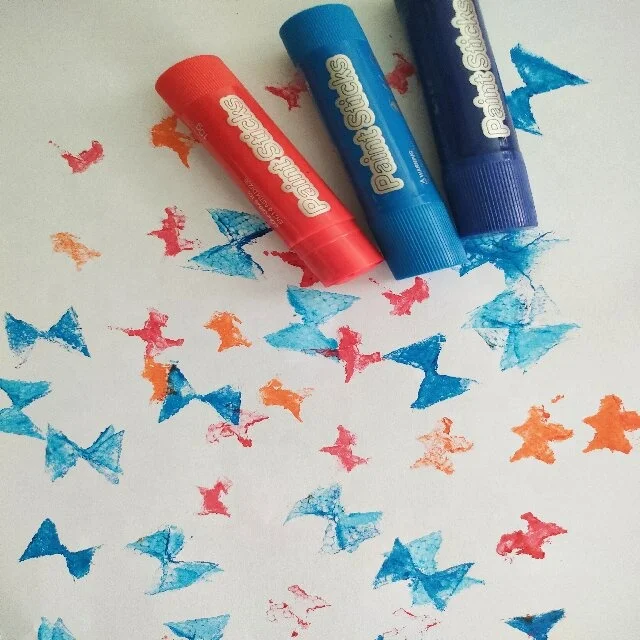 MeiduGaga 12 classic colors quick drying mess free solid paint sticks solid tempera paint sticks crayon set kit pastel