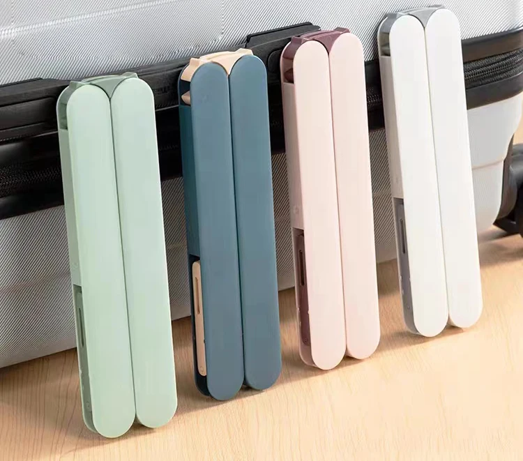 travel use wet clothes folding plastic shocks hanger with clips