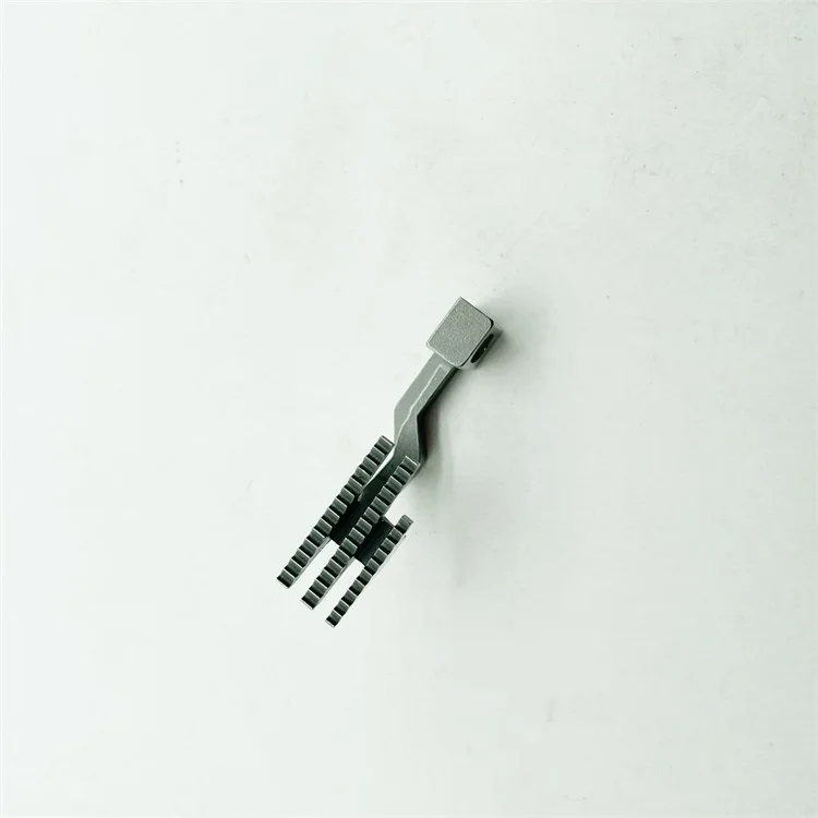 Запасные части для швейной машины JUKI MO-119 49906 STRONG H feed dog 6700-3900