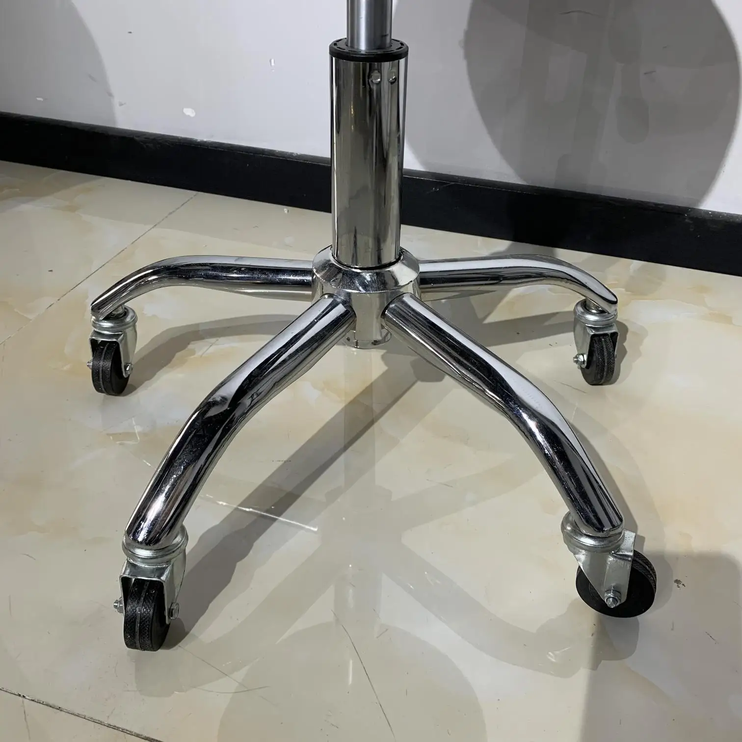 wholesale factory price salon hairdresser stool barber lifting rolling chair