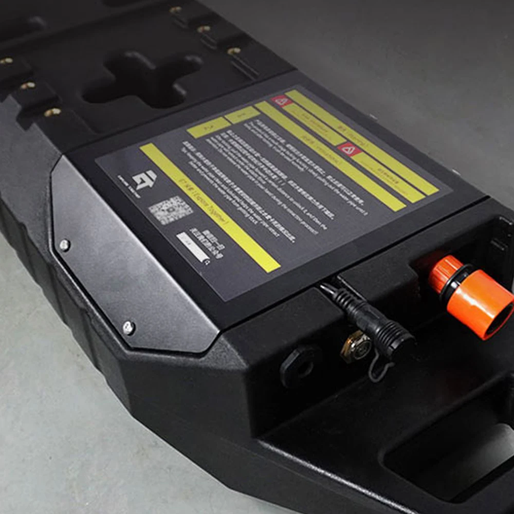 Camping Universal 30L Plastic Water Tank for Roof Rack With Electric Pump