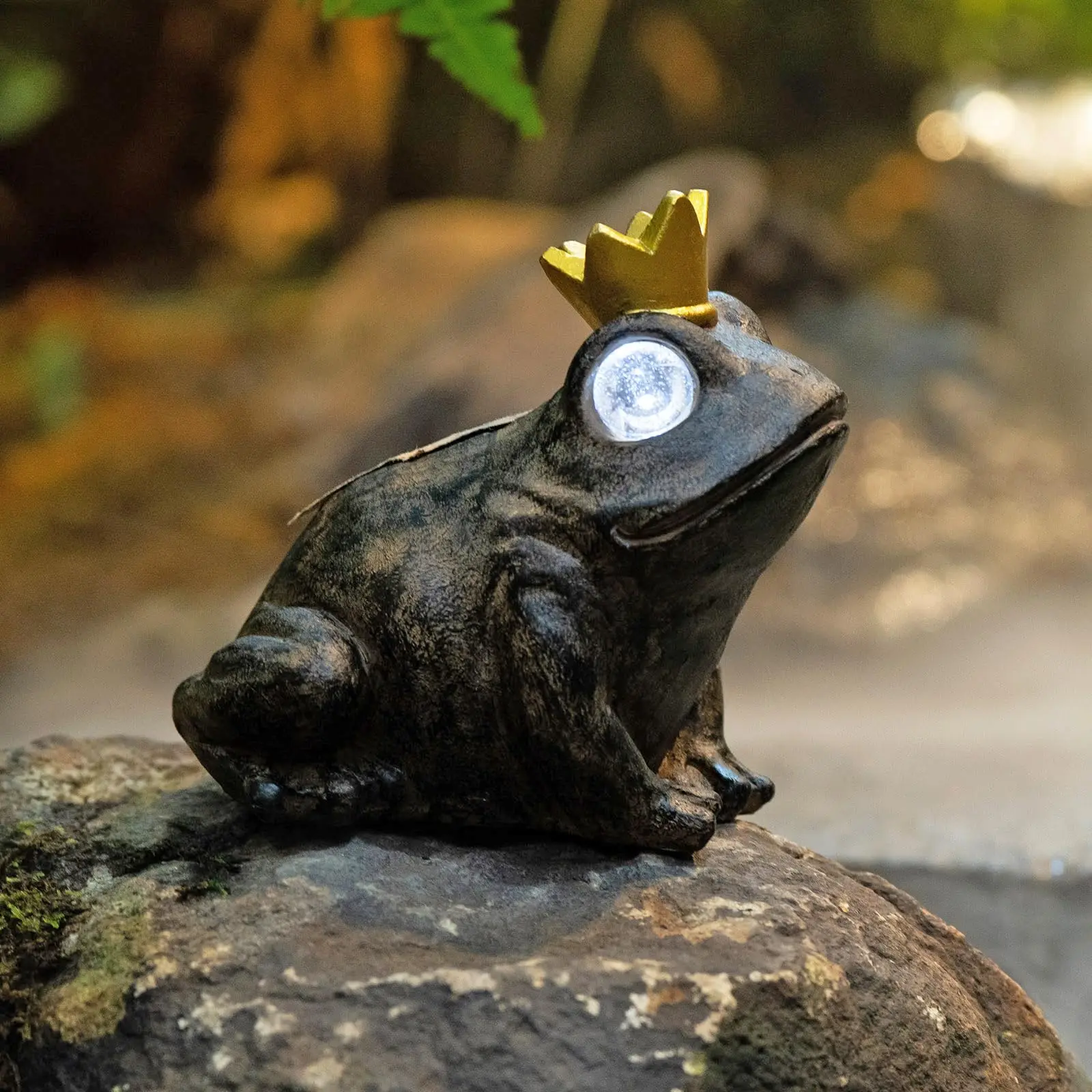 Garden Decoration Light Frog Resin Statue Solar Light Holiday Gift Garden Decoration