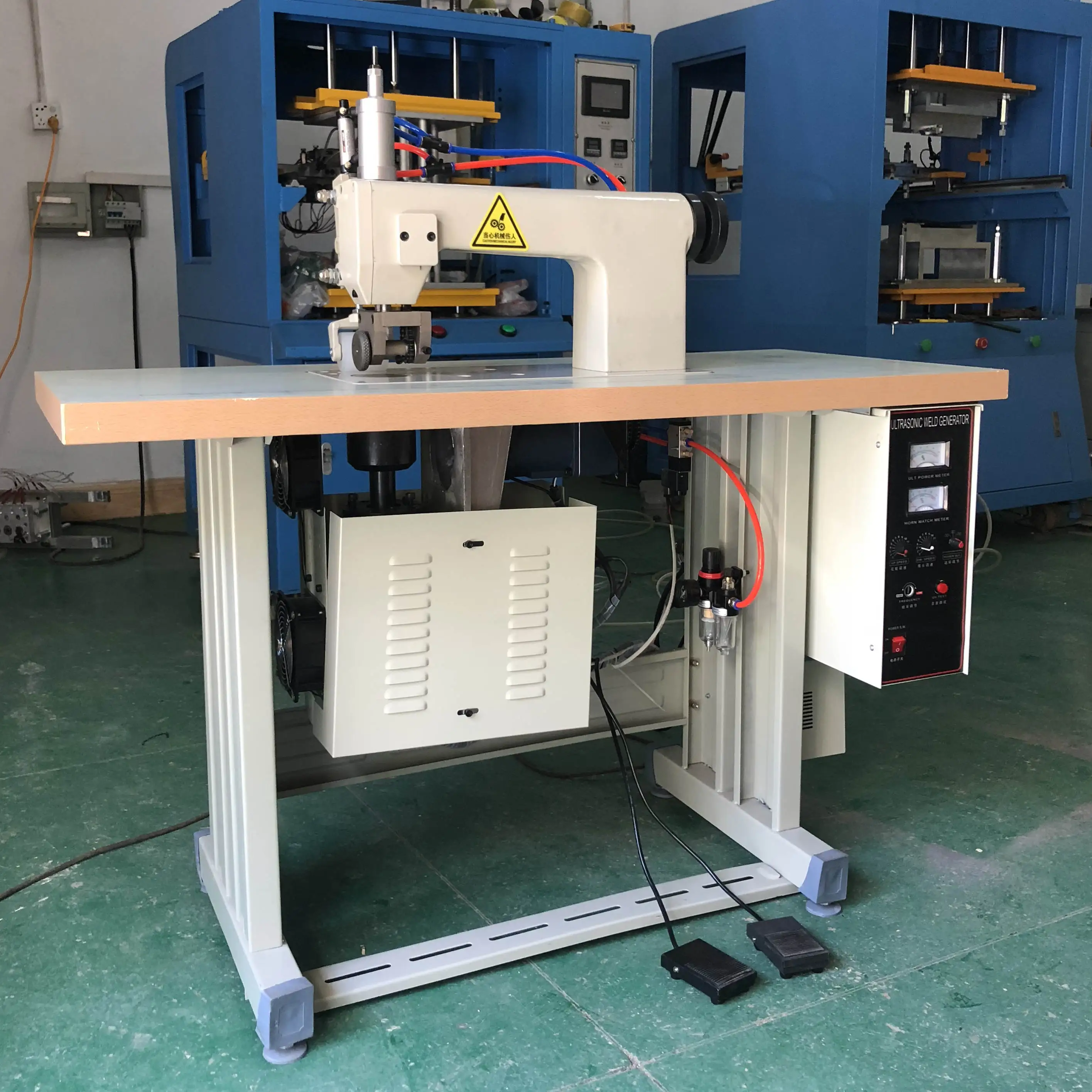 Термопластичный ткани Nonwoven детали для сварки и резки 1500W - 2600W Ультразвуковая швейная машина изготовления ролик до