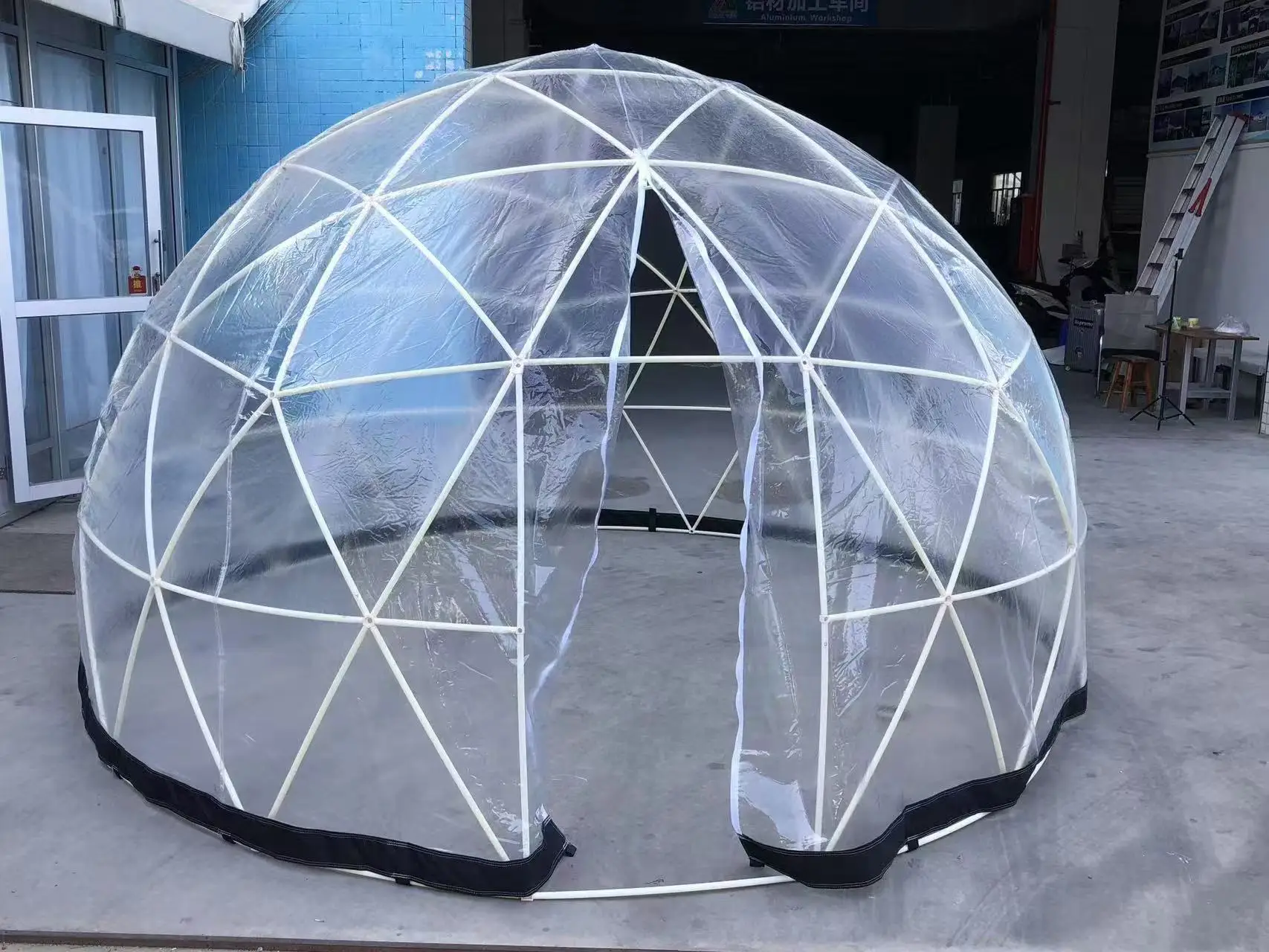 Modern Solar Greenhouse Aluminum Frame Flat Design Outdoor Villa Sunroom with Waterproof Insulating Glass for Balcony & Backyard