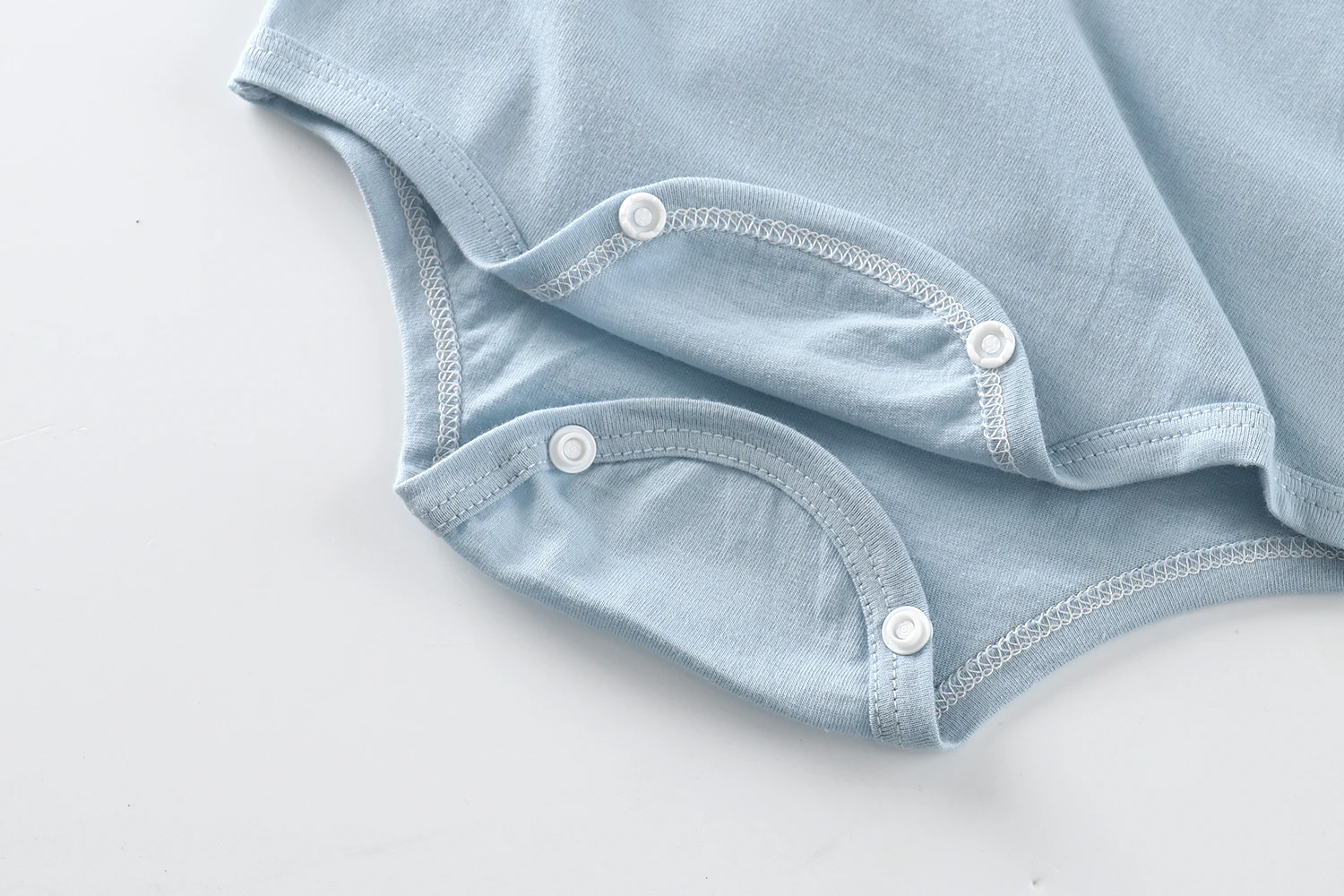 
2021Baby cartoon short-sleeved triangle cotton jumpsuit romper without fluorescent agent 