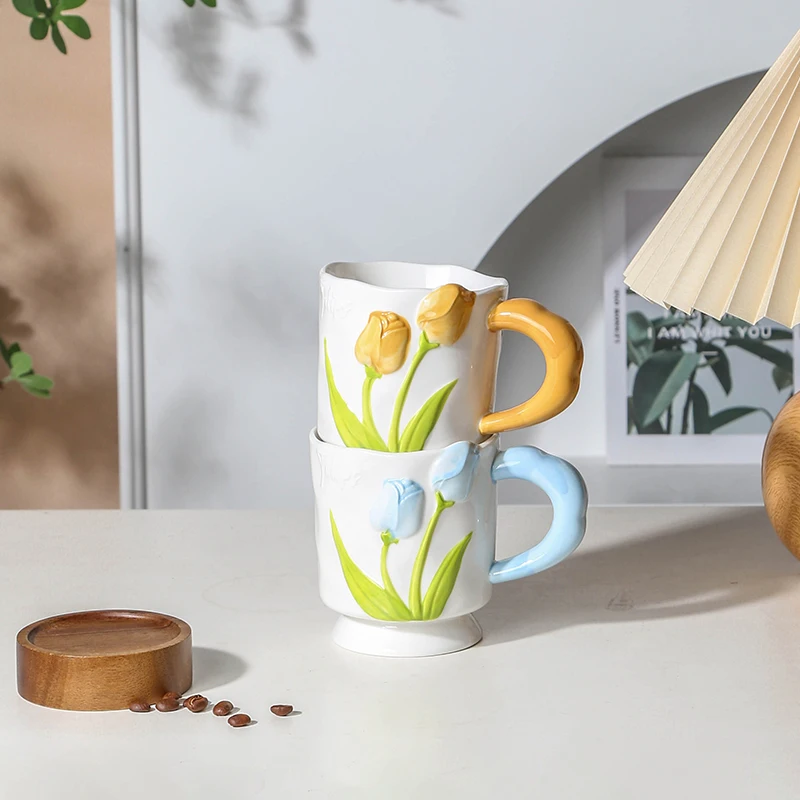 Оптовая продажа креативные 3D тисненые домашние офисные молочные керамические цветочные чайные чашки тюльпан кофейная кружка с подарочной коробкой