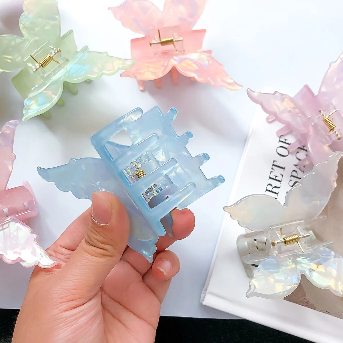 Colourful Transparent Butterfly Shape 7cm Hair Claw Clip Shark Hair Clip Acrylic Butterfly Hair Claw Clips For Women