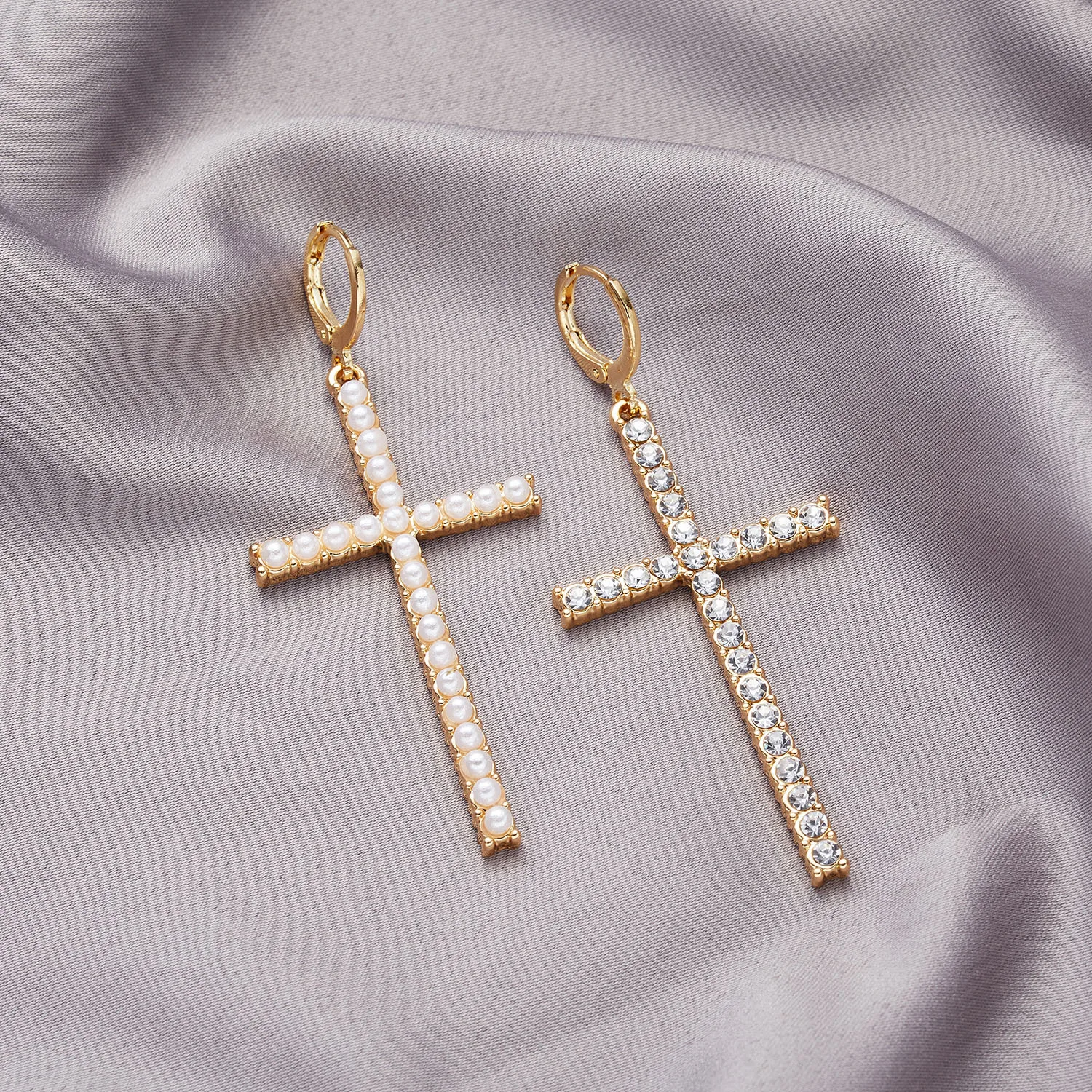 High-End Gold Plated Cross Pearl and Rhinestone Asymmetric Drop Earrings Personalized Fashion Jewelry Made of  Alloy