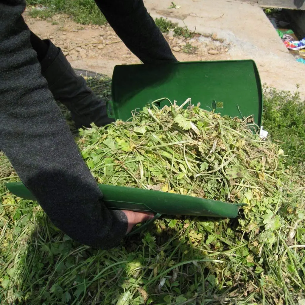 Construction Tools Hand Rake Garden Cleaning Leaf Scoop Portable Trimming Leaves Collector Leaf Scoops Yellow For Garden Clean