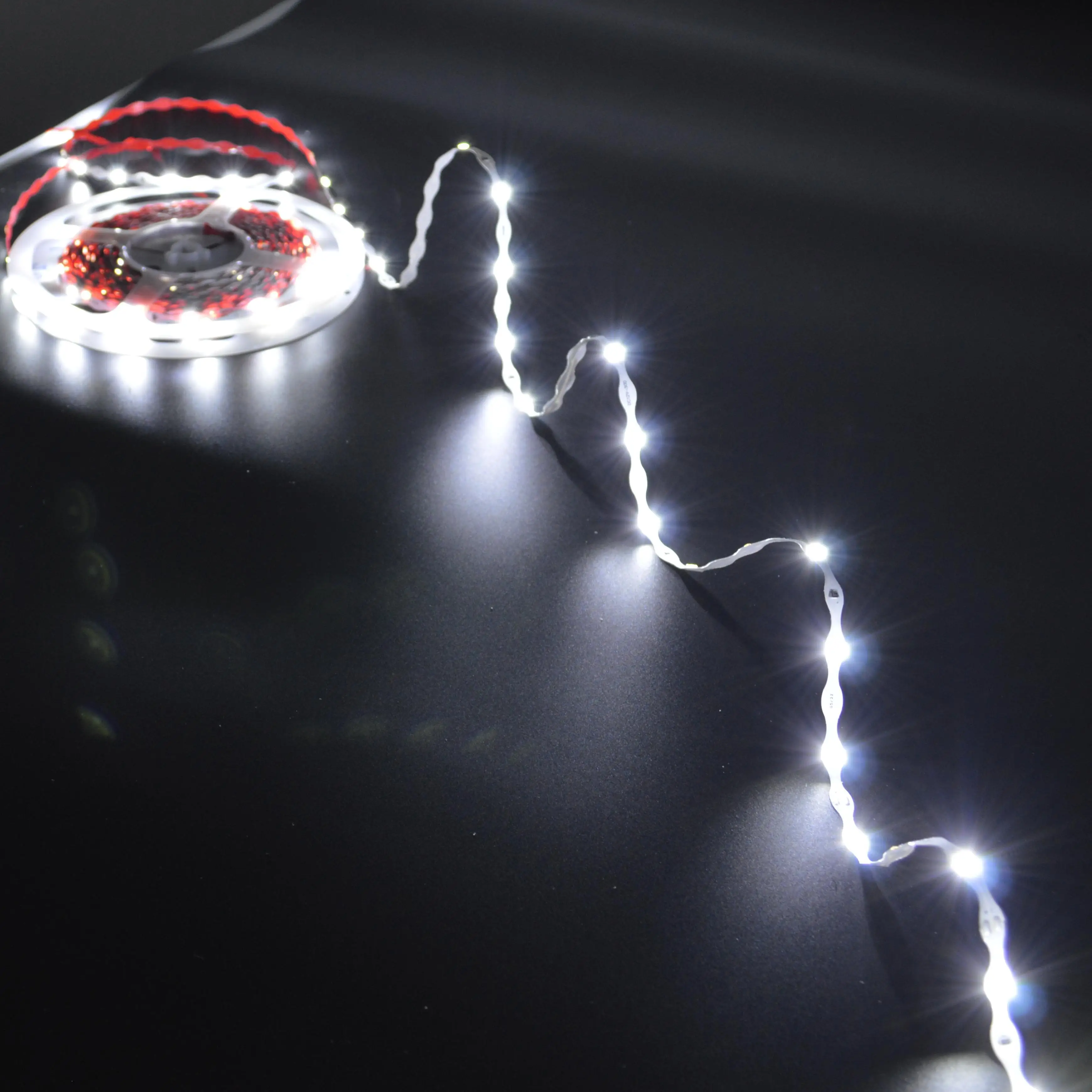 Гибкая СВЕТОДИОДНАЯ лента SMD 3528 2835 12 В быстрая доставка в