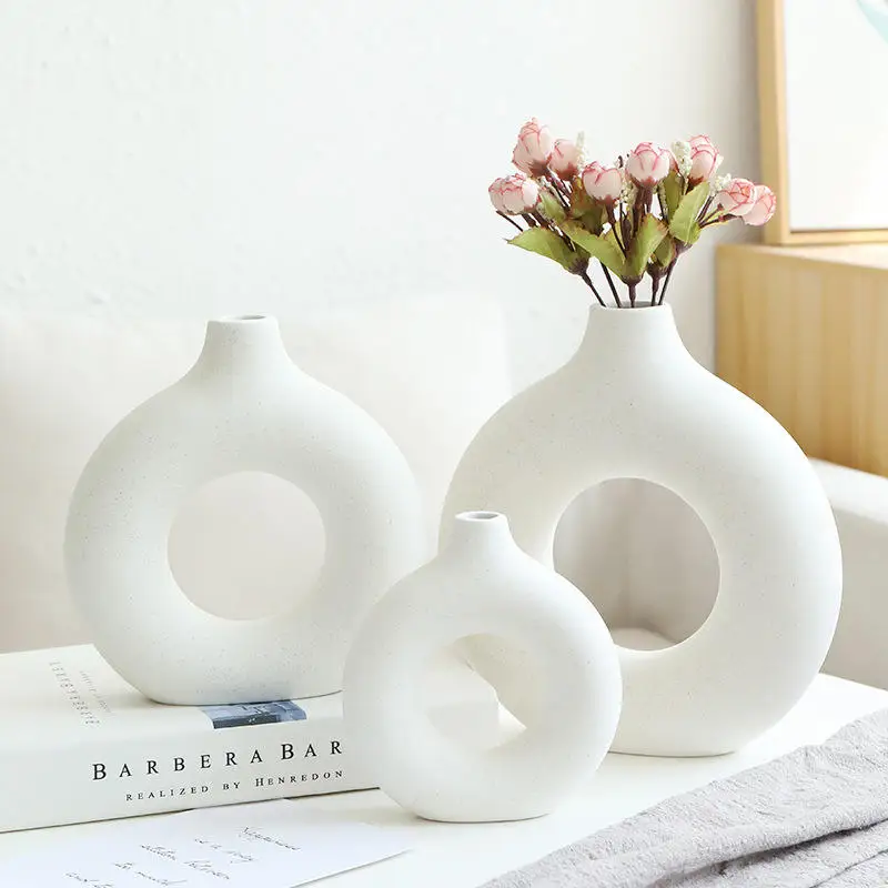 Home Decor Farmhouse Unique Modern Nordic Elegant White Round Flower Ceramic Vases With Free Sample