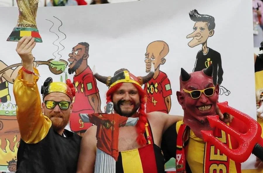 WM 2022 Бельгия Спорт Футбол фанат Рог бельгийский агрессивный рог футбол