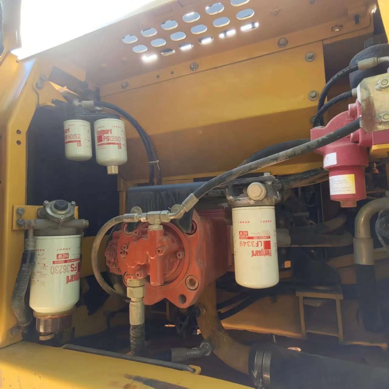 Used  Small Excavator  China Brand Liugong CLG922E 22 Ton Crawler Excavator Road Construction Machine