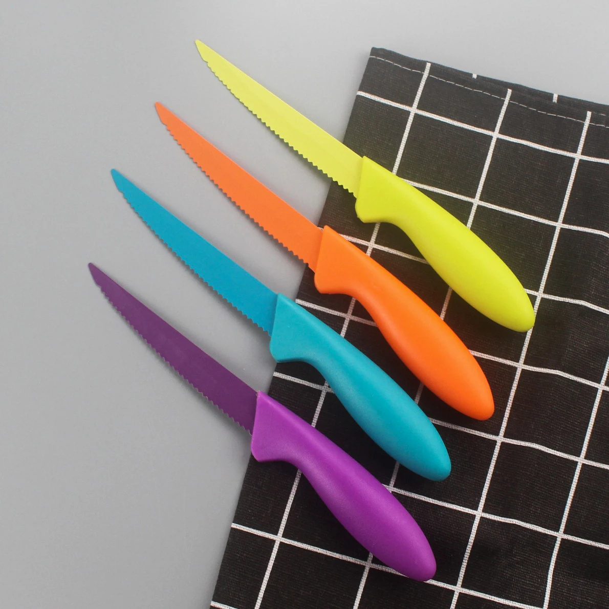 Homsense Manufacturers Wholesale Wholesale Kitchen Accessories Colorful Non-stick Coating 4 Pcs Steak Knife Set