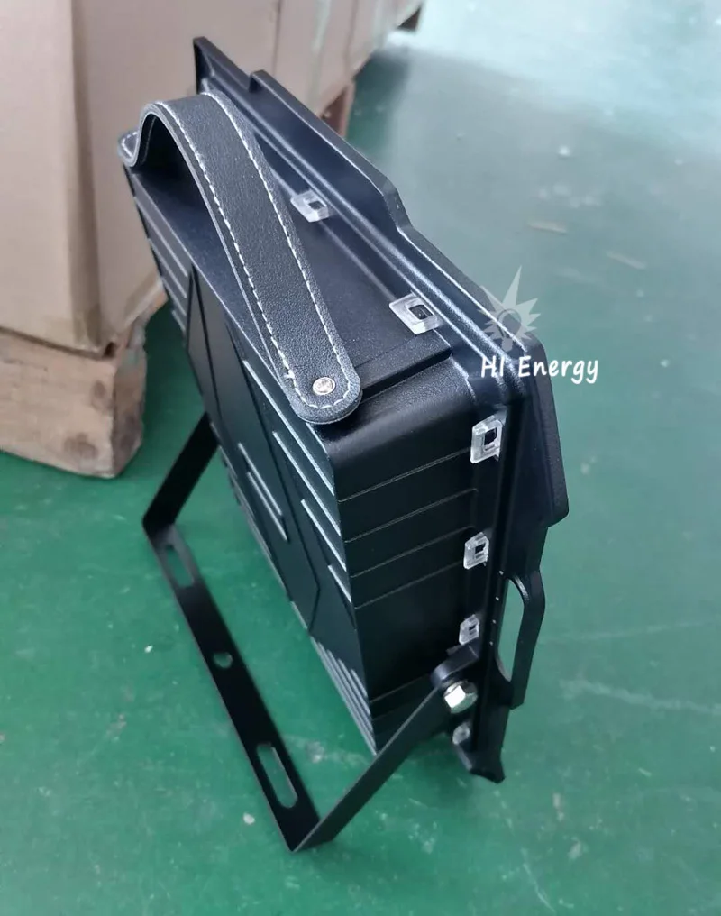 100W 200W 300W 400W solar powered flood camera light tuya app mobile control solar flood light with camera