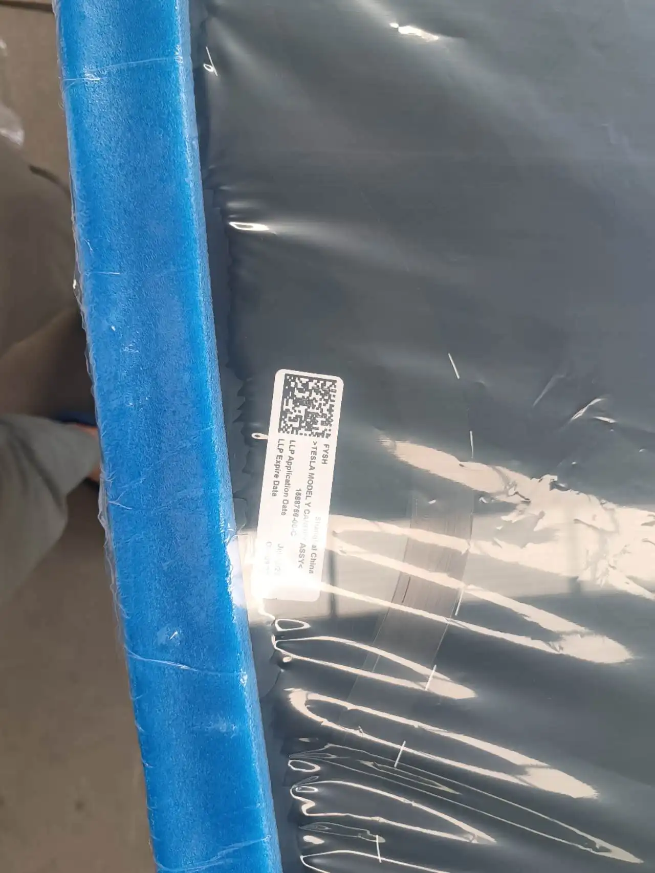 Sales Tesla Y  OEM sunroof and  windshield Auto glass wholesale and retail