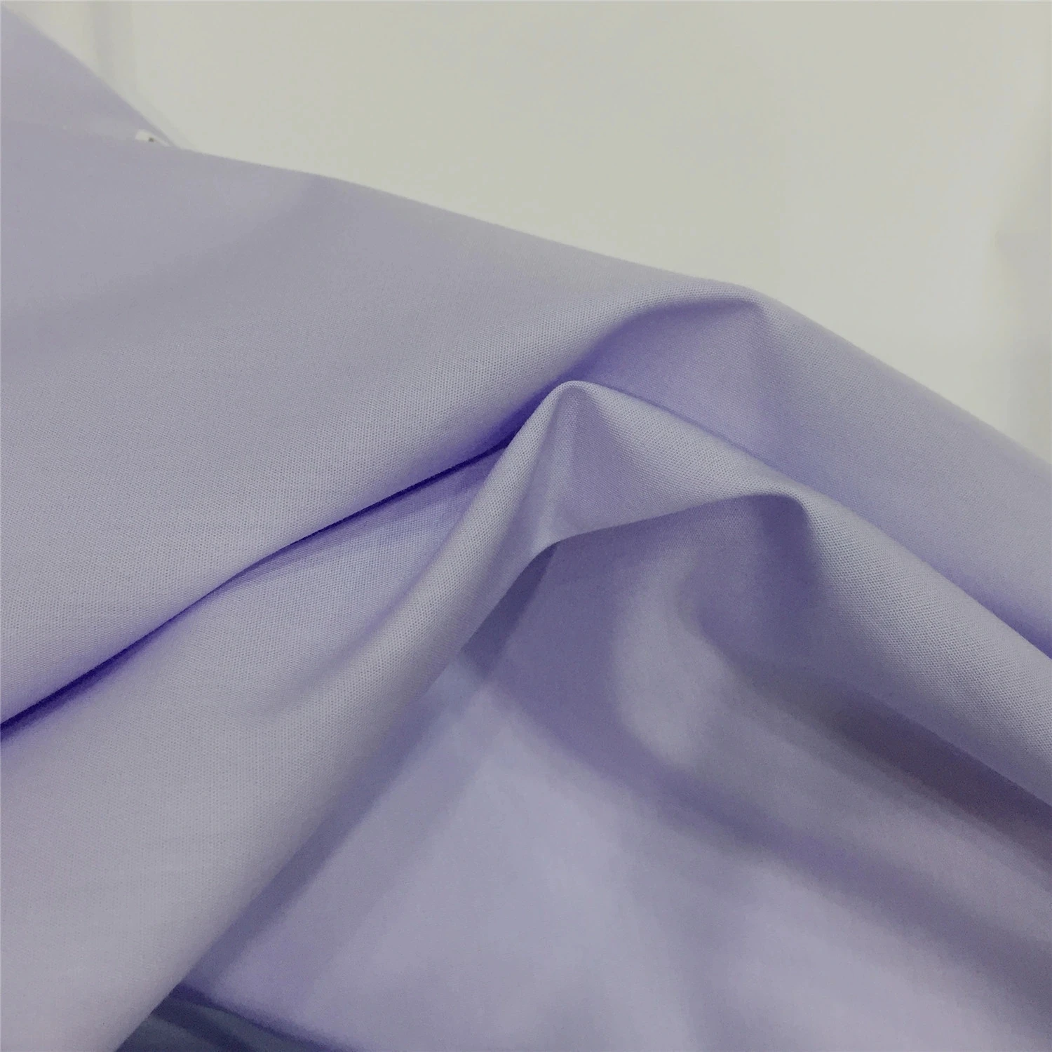 Professional wholesale weave 80% polyester 20% cotton yarn dyed check fabrics shirt 45x45 72x50 88x64 96x72 110x76 133x72