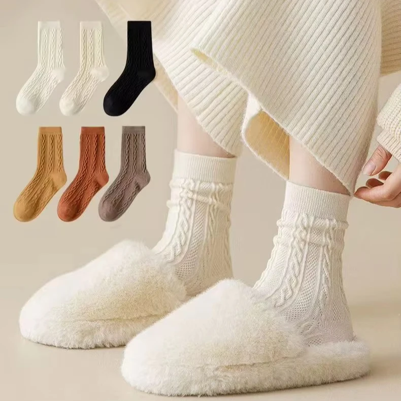 High Quality Custom Winter Korean Cotton Colorful Pattern Thick Knitted Tube Crew Women Socks