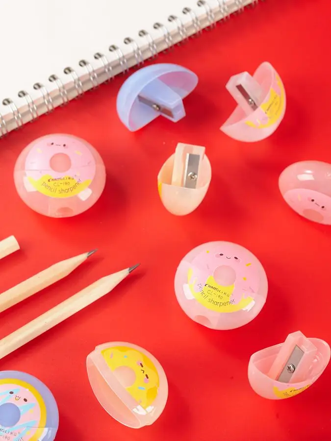 Customized sharpener for pencil School office stationery  colored  manual plastic kids cute small pencil sharpener for studends