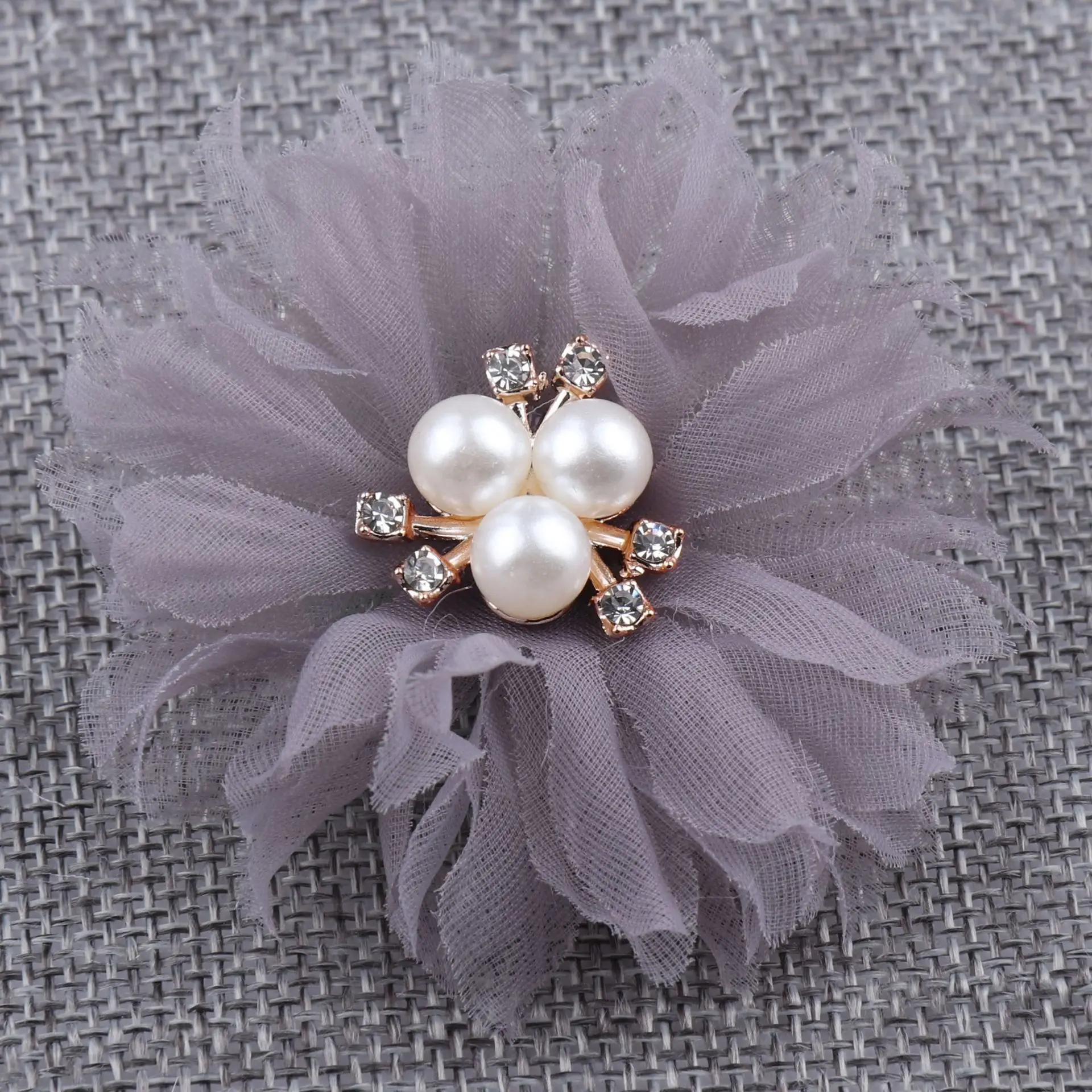 2024 6.5cm Fashion Ruffled Metallic Fabric Flowers With Pearls For Hair Clip Lovely Flora Flower For Shoes Apparel Headwear
